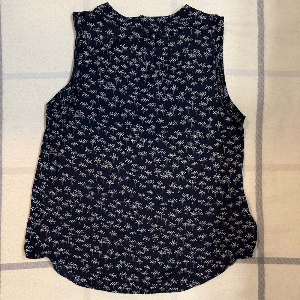 LOFT Black and White Floral Sleeveless Top Women's Size Medium - Picture 2 of 10